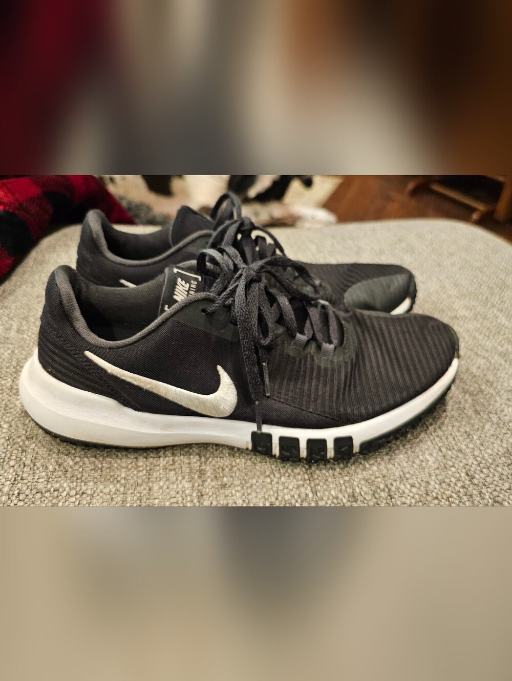 Nike Men’s Size 9.5 Black & White Athletic Running Shoes